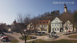 Náměstí, Hrad a Trůba