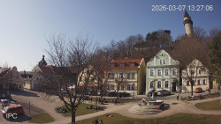 Náměstí, Hrad a Trůba