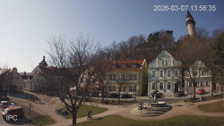 Náměstí, Hrad a Trůba