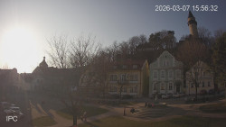 Náměstí, Hrad a Trůba