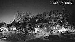 Náměstí, Hrad a Trůba