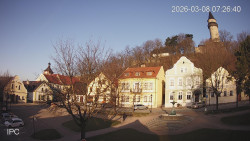 Náměstí, Hrad a Trůba