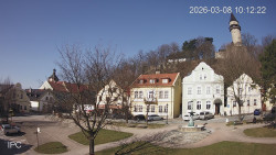 Náměstí, Hrad a Trůba