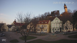 Náměstí, Hrad a Trůba