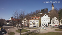 Náměstí, Hrad a Trůba