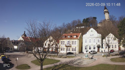 Náměstí, Hrad a Trůba