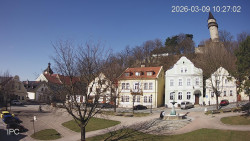 Náměstí, Hrad a Trůba