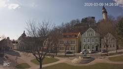 Náměstí, Hrad a Trůba