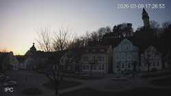 Náměstí, Hrad a Trůba