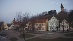 Náměstí, Hrad a Trůba