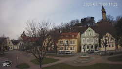 Náměstí, Hrad a Trůba