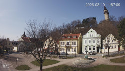 Náměstí, Hrad a Trůba