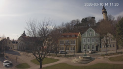 Náměstí, Hrad a Trůba