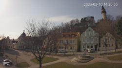 Náměstí, Hrad a Trůba