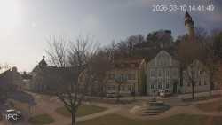 Náměstí, Hrad a Trůba