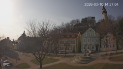 Náměstí, Hrad a Trůba