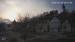 Náměstí, Hrad a Trůba