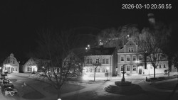 Náměstí, Hrad a Trůba