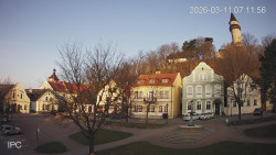 Náměstí, Hrad a Trůba