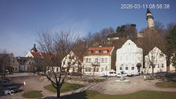 Náměstí, Hrad a Trůba