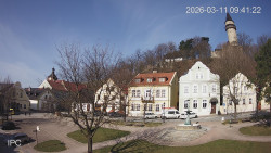 Náměstí, Hrad a Trůba