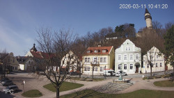 Náměstí, Hrad a Trůba