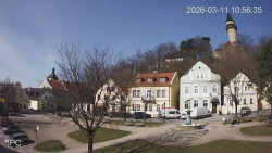 Náměstí, Hrad a Trůba