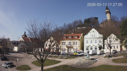 Náměstí, Hrad a Trůba