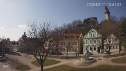 Náměstí, Hrad a Trůba