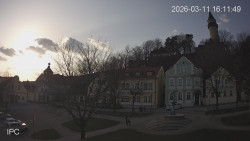 Náměstí, Hrad a Trůba