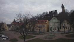 Náměstí, Hrad a Trůba