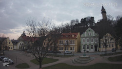 Náměstí, Hrad a Trůba