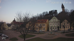 Náměstí, Hrad a Trůba