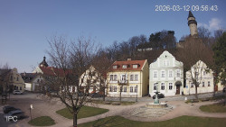 Náměstí, Hrad a Trůba