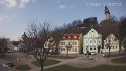 Náměstí, Hrad a Trůba