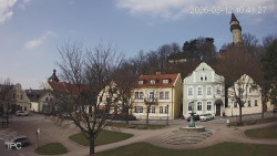 Náměstí, Hrad a Trůba