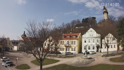 Náměstí, Hrad a Trůba