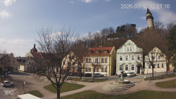 Náměstí, Hrad a Trůba