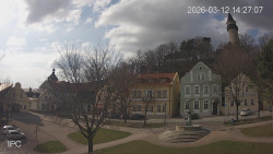 Náměstí, Hrad a Trůba