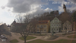 Náměstí, Hrad a Trůba