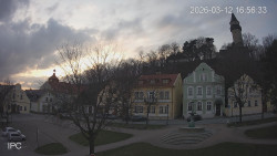 Náměstí, Hrad a Trůba