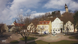 Náměstí, Hrad a Trůba