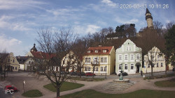 Náměstí, Hrad a Trůba