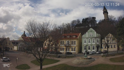 Náměstí, Hrad a Trůba