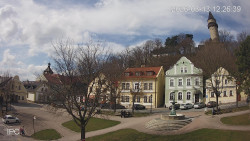 Náměstí, Hrad a Trůba