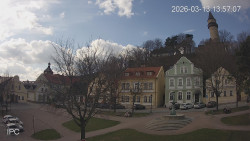 Náměstí, Hrad a Trůba