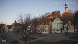 Náměstí, Hrad a Trůba