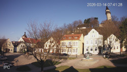 Náměstí, Hrad a Trůba