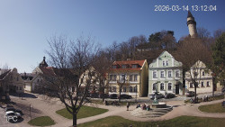 Náměstí, Hrad a Trůba