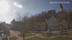 Náměstí, Hrad a Trůba